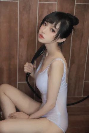 《半透浴室》｜Shika小鹿鹿 · 22张写真