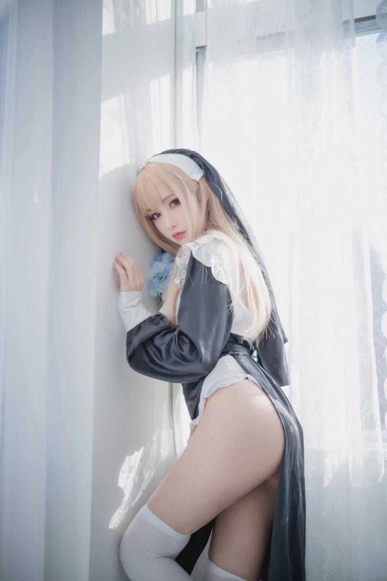 《修女》｜Shika小鹿鹿 · 16张写真