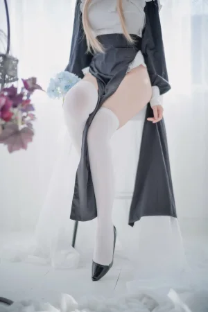 《修女》｜Shika小鹿鹿 · 16张写真