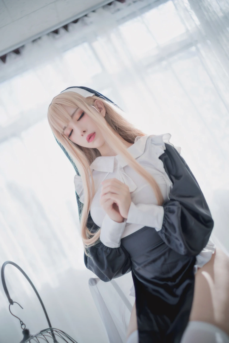 《修女》｜Shika小鹿鹿 · 16张写真