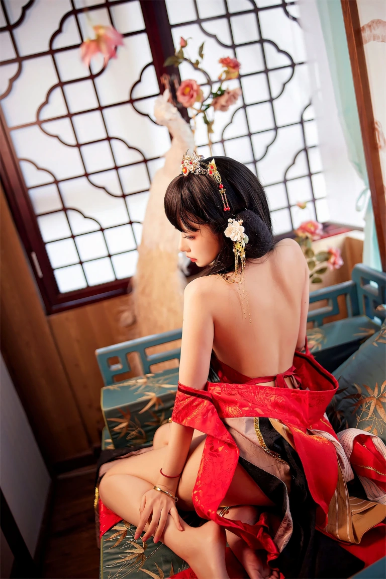 《逸仙 同人凤冠霞帔》｜Shika小鹿鹿 · 27张写真
