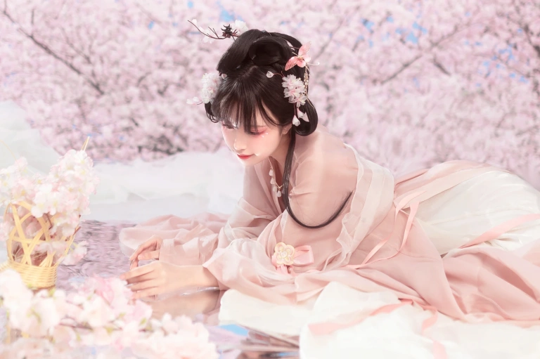 《汉服写真》｜Shika小鹿鹿 · 13张写真
