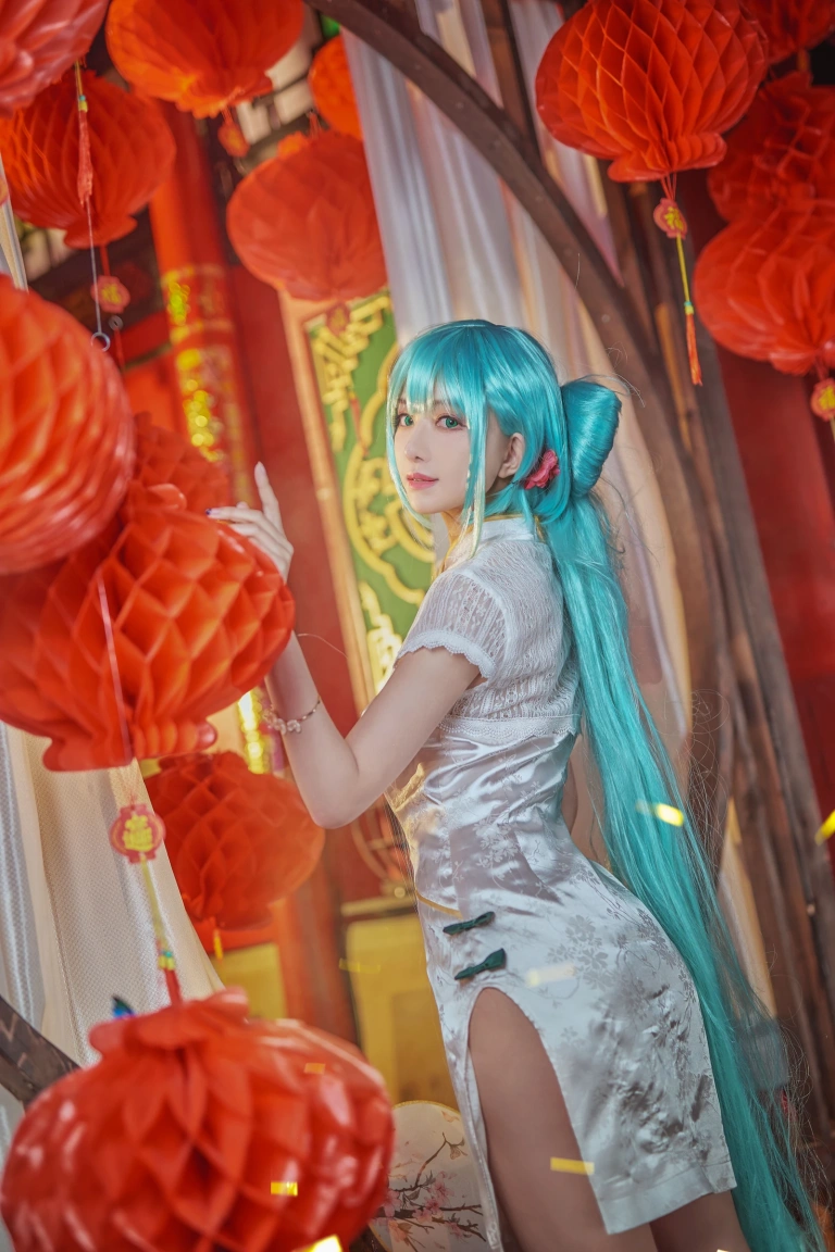 《初音韶华》｜Shika小鹿鹿 · 13张写真、2 个视频
