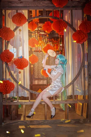 《初音韶华》｜Shika小鹿鹿 · 13张写真、2 个视频