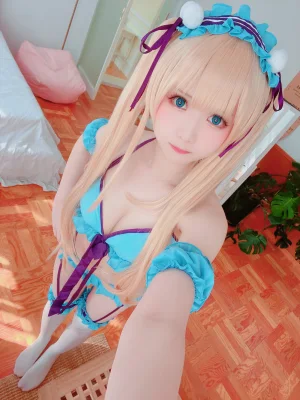 《英梨梨睡衣》｜霜月shimo · 17张写真