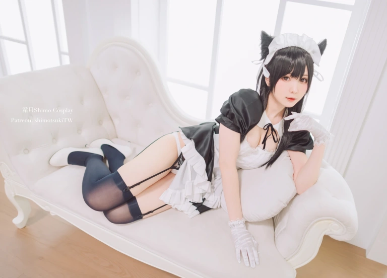 《爱宕女仆》｜霜月shimo · 16张写真、2 个视频