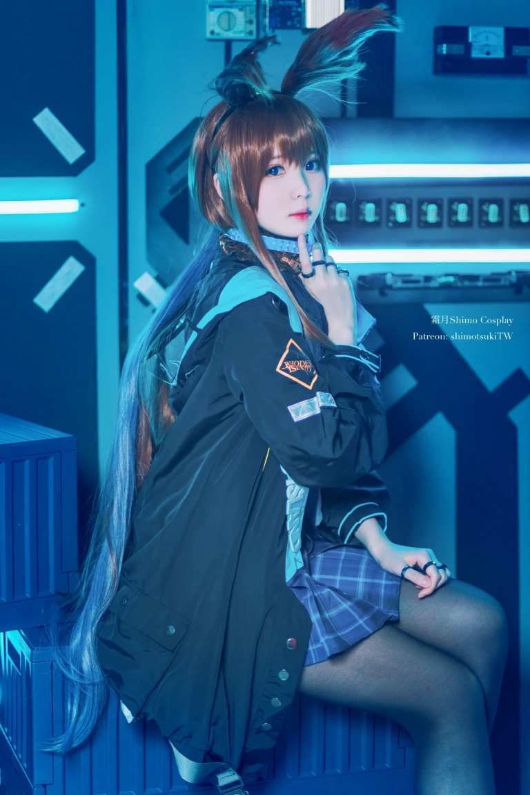 《明日方舟 阿米娅》｜霜月shimo · 18张写真
