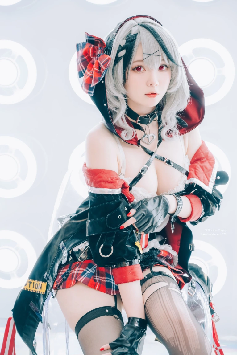 《Sakamata Chloe》｜霜月shimo · 16张写真