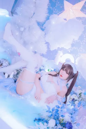 《White Bear》｜霜月shimo · 16张写真