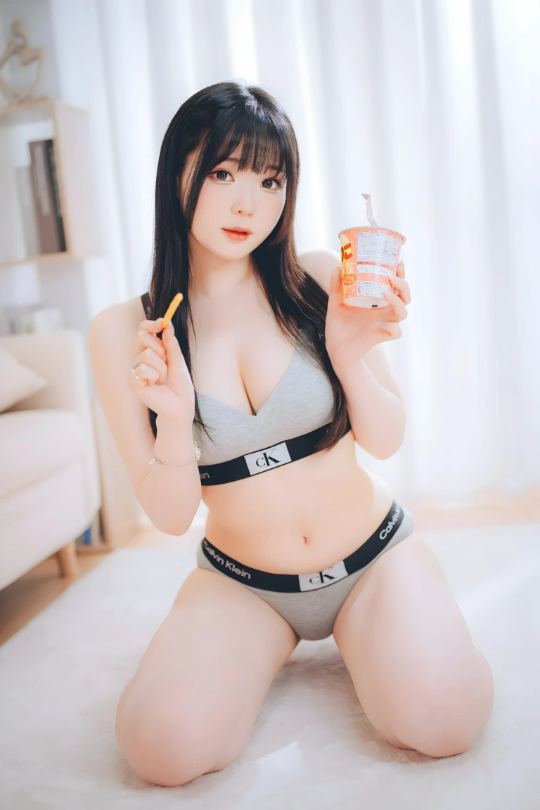 《「DL版写真集」週末彼女》｜霜月shimo · 101张写真