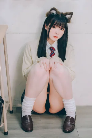 《「DL版写真集」隣のサキュバス霜月さん！！vol.01》｜霜月shimo · 124张写真、1 个视频