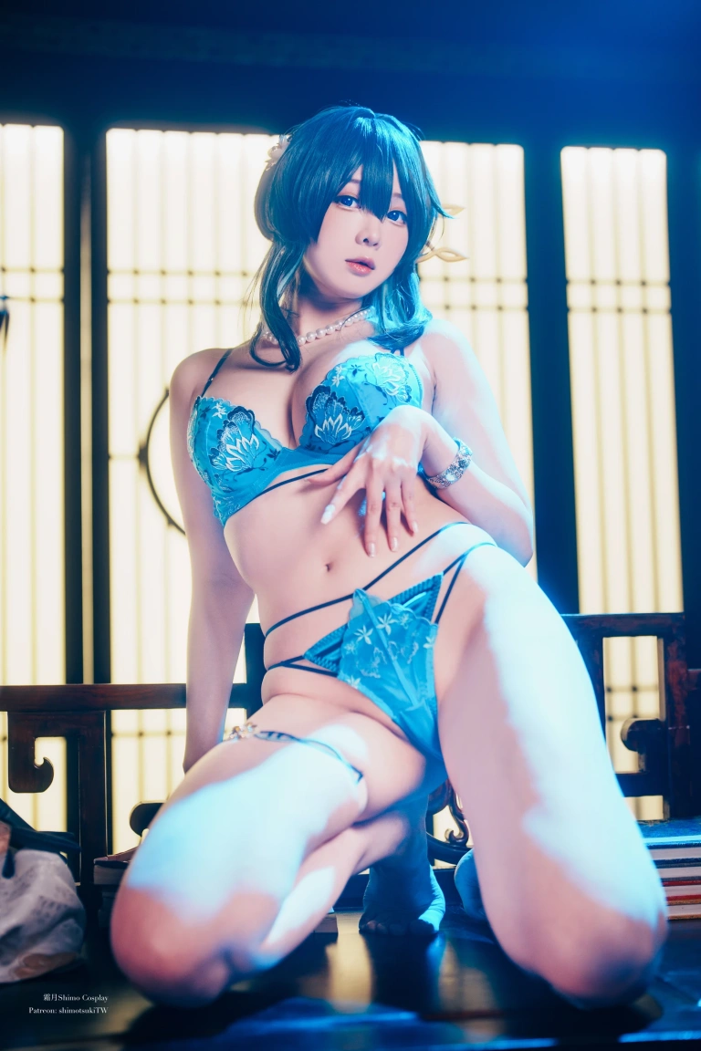 《阮梅》｜霜月shimo · 20张写真