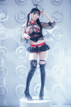 《賽博黑天使 Cyber Black Angel》｜霜月shimo · 20张写真、3 个视频