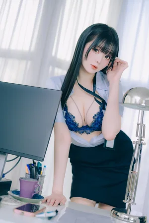 《DL写真集 Shimo’ Secret Office Vol.02》｜霜月shimo · 139张写真