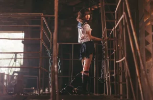 《VOL.01 制服写真集 血腥JK（被囚禁的少女）》｜疯猫ss · 28张写真