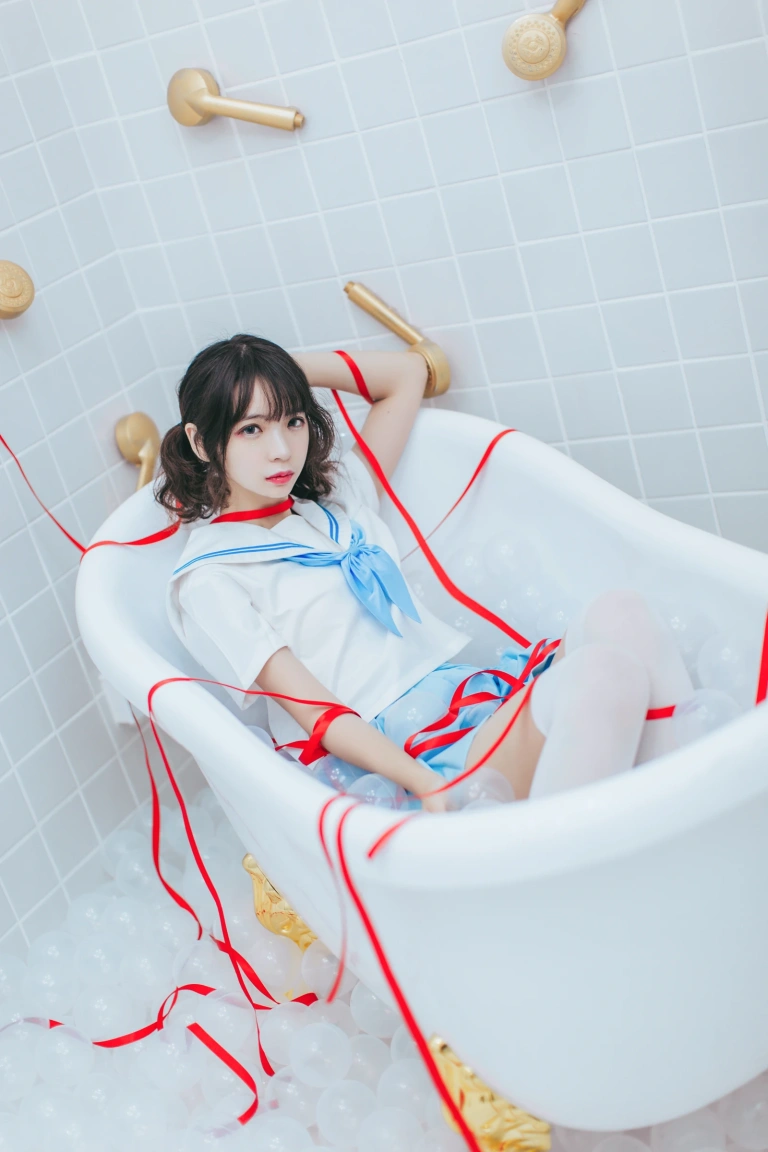 《VOL.01 制服写真集 浴室JK》｜疯猫ss · 21张写真