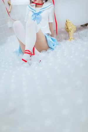 《VOL.01 制服写真集 浴室JK》｜疯猫ss · 21张写真