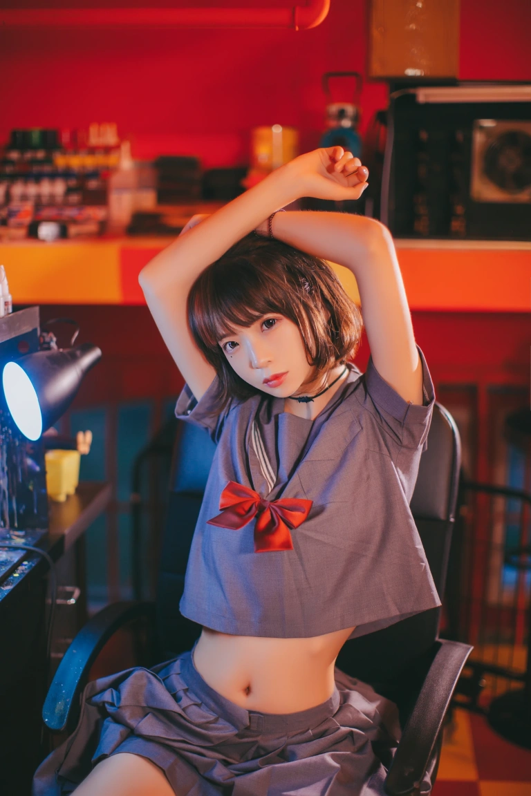《VOL.02 制服写真集 暗黑JK（被囚禁的少女）》｜疯猫ss · 16张写真