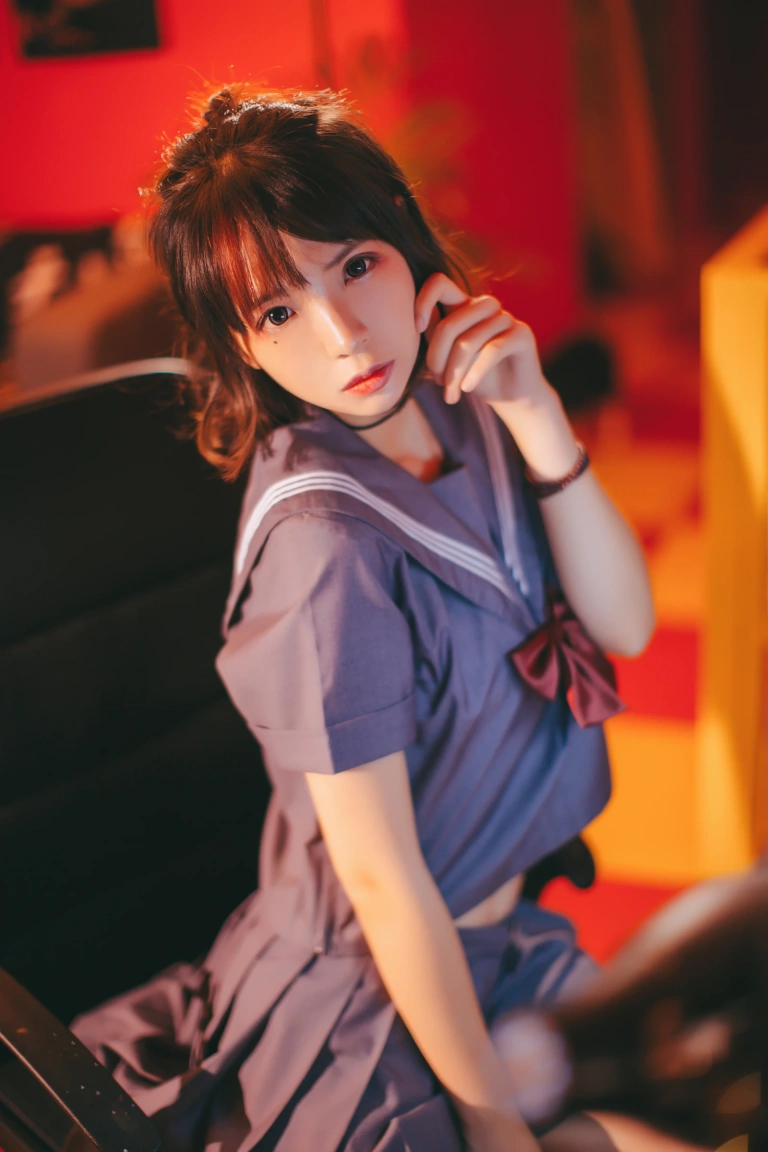 《VOL.02 制服写真集 暗黑JK（被囚禁的少女）》｜疯猫ss · 16张写真