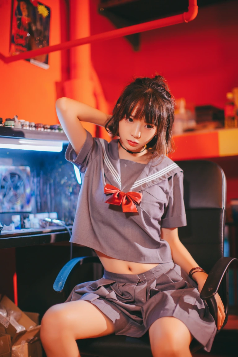《VOL.02 制服写真集 暗黑JK（被囚禁的少女）》｜疯猫ss · 16张写真