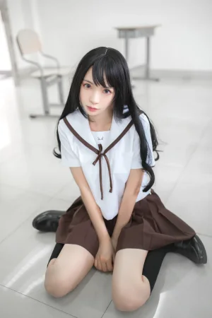 《VOL.02 制服写真集 棕裙》｜疯猫ss · 22张写真