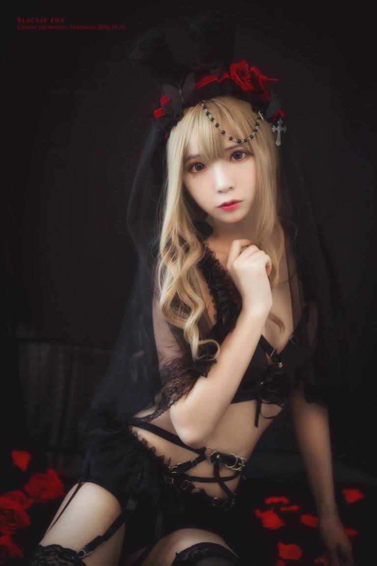 《VOL.03 黑丝写真集 黑色玫瑰》｜疯猫ss · 20张写真