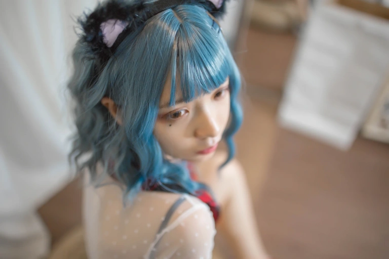 《VOL.05 个人写真集 蓝发》｜疯猫ss · 26张写真