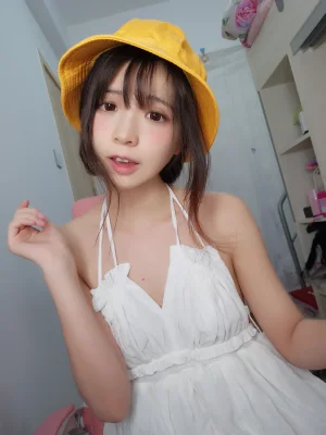 《小黄帽》｜疯猫ss · 9张写真