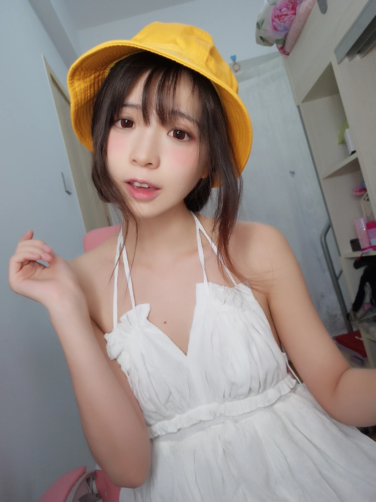 《小黄帽》｜疯猫ss · 9张写真