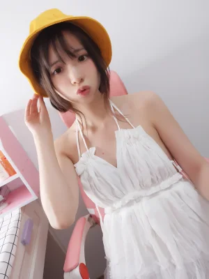 《小黄帽》｜疯猫ss · 9张写真