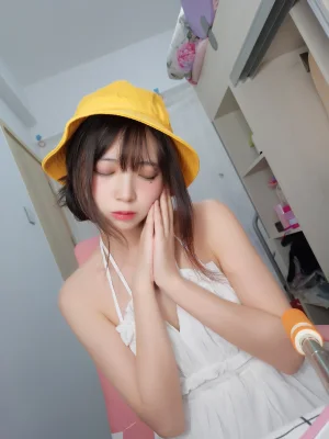 《小黄帽》｜疯猫ss · 9张写真