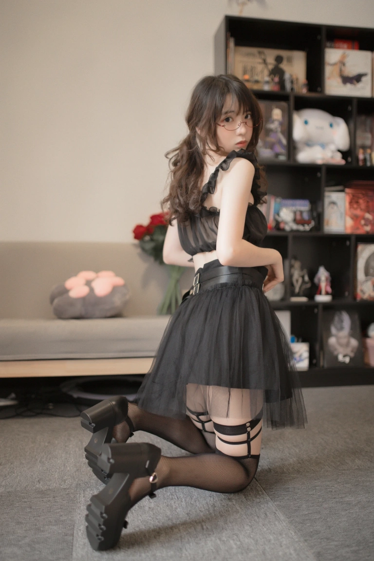 《黑内衣》｜疯猫ss · 13张写真