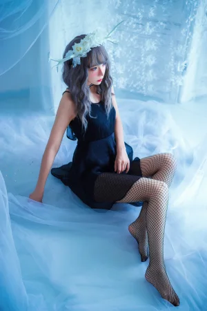 《黑裙网袜》｜疯猫ss · 25张写真