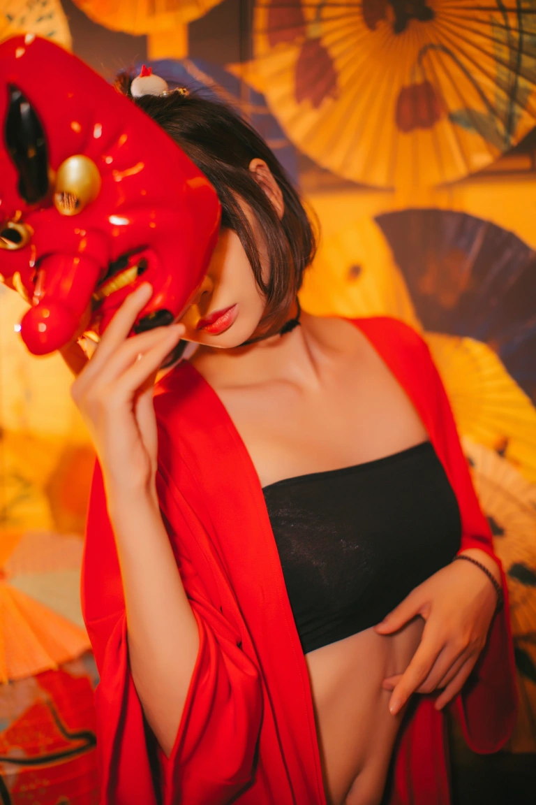《红色羽衣》｜疯猫ss · 15张写真