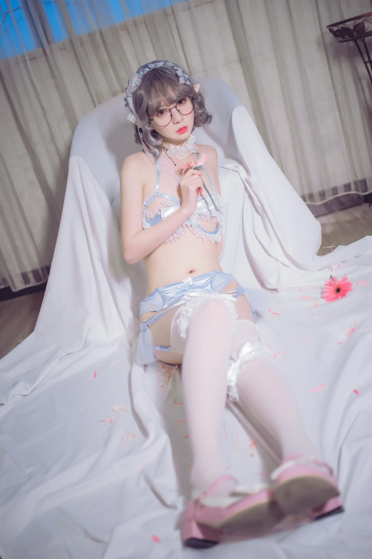 《蓝色精灵》｜疯猫ss · 30张写真