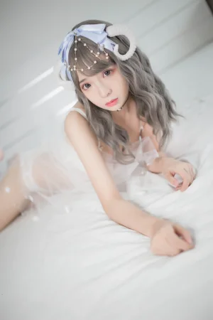 《白内衣》｜疯猫ss · 18张写真