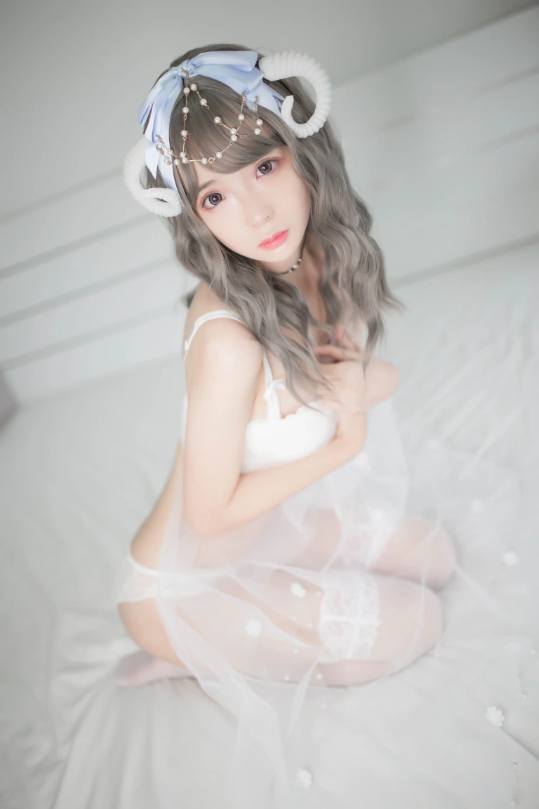 《白内衣》｜疯猫ss · 18张写真