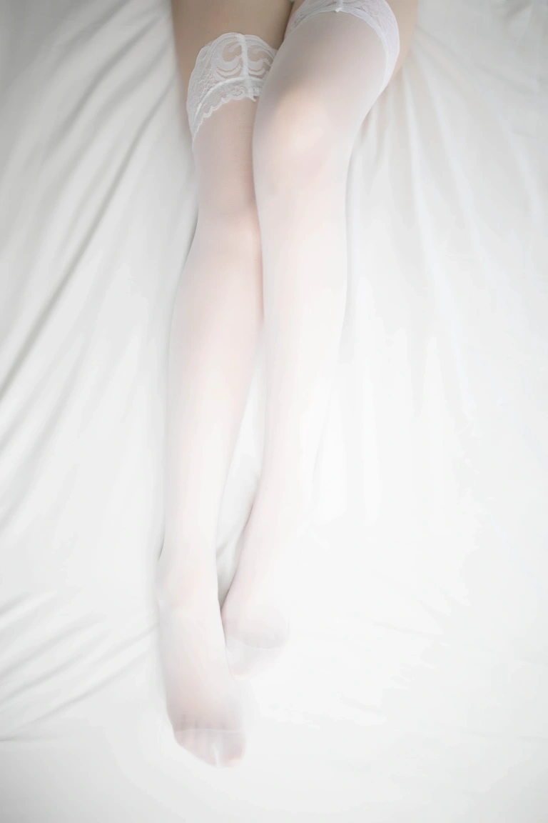 《白内衣》｜疯猫ss · 18张写真