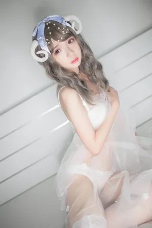 《白内衣》｜疯猫ss · 18张写真