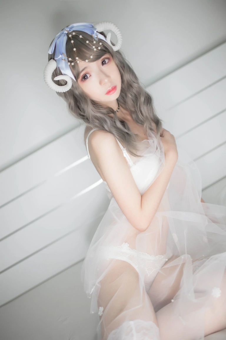 《白内衣》｜疯猫ss · 18张写真