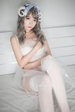 《白内衣》｜疯猫ss · 18张写真