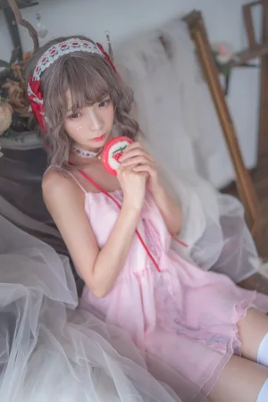 《粉红粉红》｜疯猫ss · 17张写真
