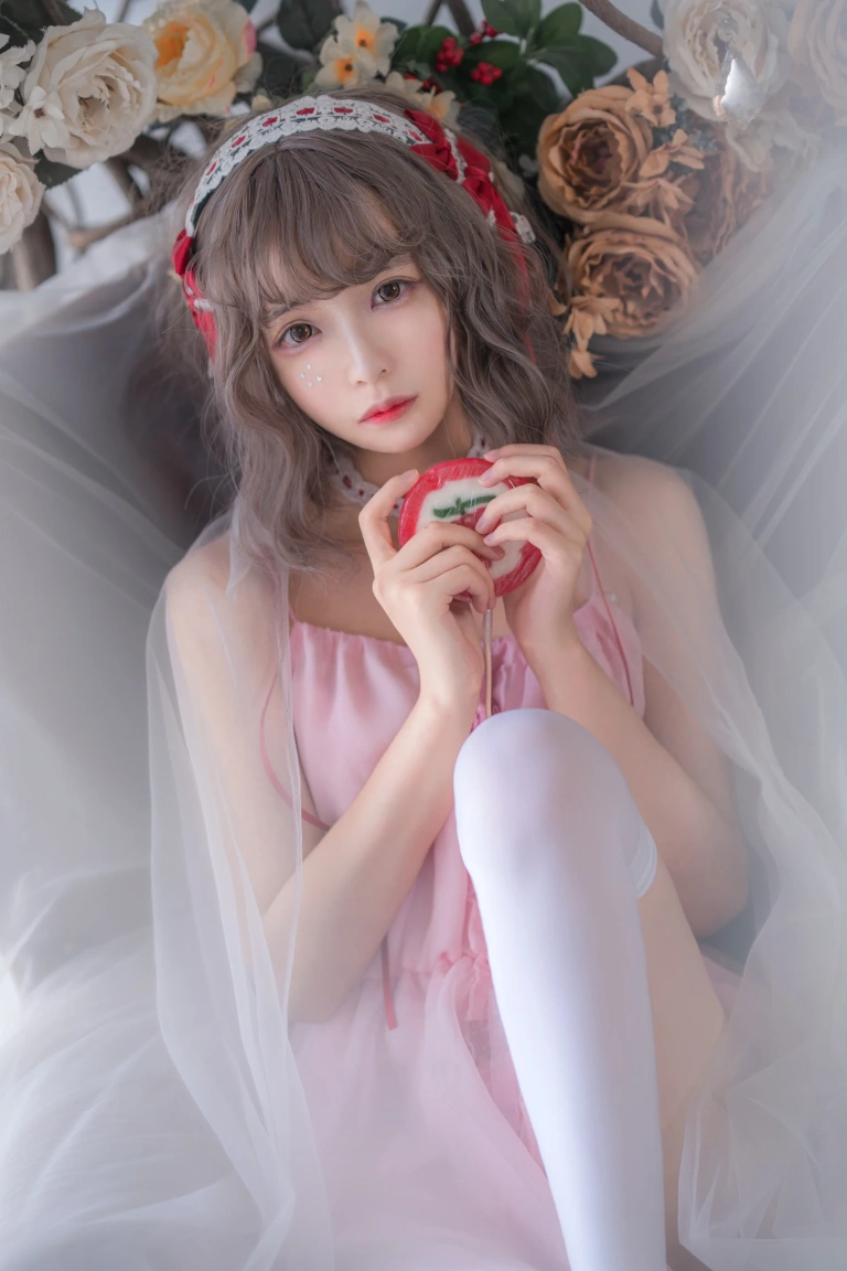《粉红粉红》｜疯猫ss · 17张写真