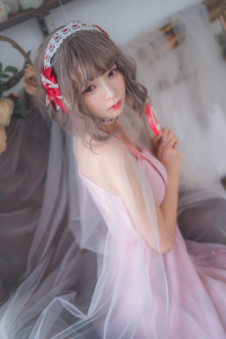 《粉红粉红》｜疯猫ss · 17张写真