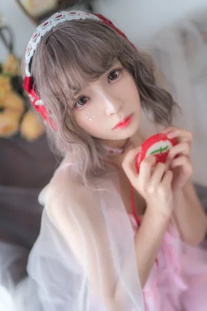 《粉红粉红》｜疯猫ss · 17张写真
