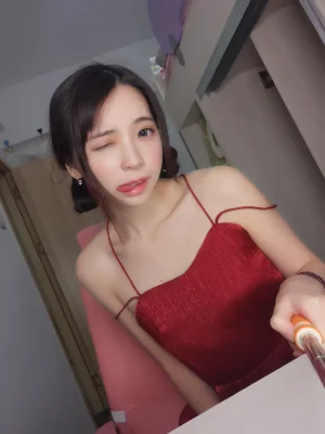 《红裙》｜疯猫ss · 15张写真