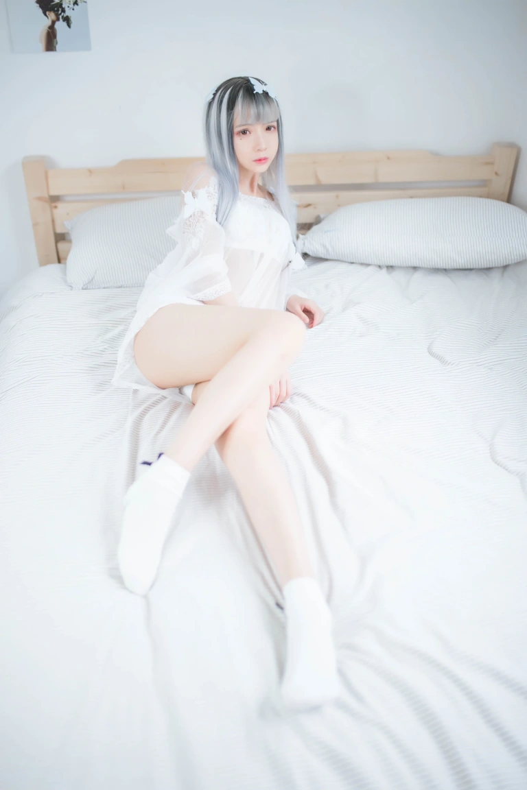 《透明白纱》｜疯猫ss · 32张写真