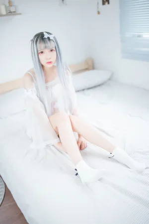 《透明白纱》｜疯猫ss · 32张写真