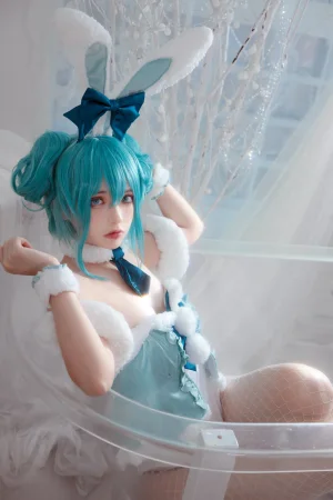 《Miku初音兔女郎》｜疯猫ss · 25张写真
