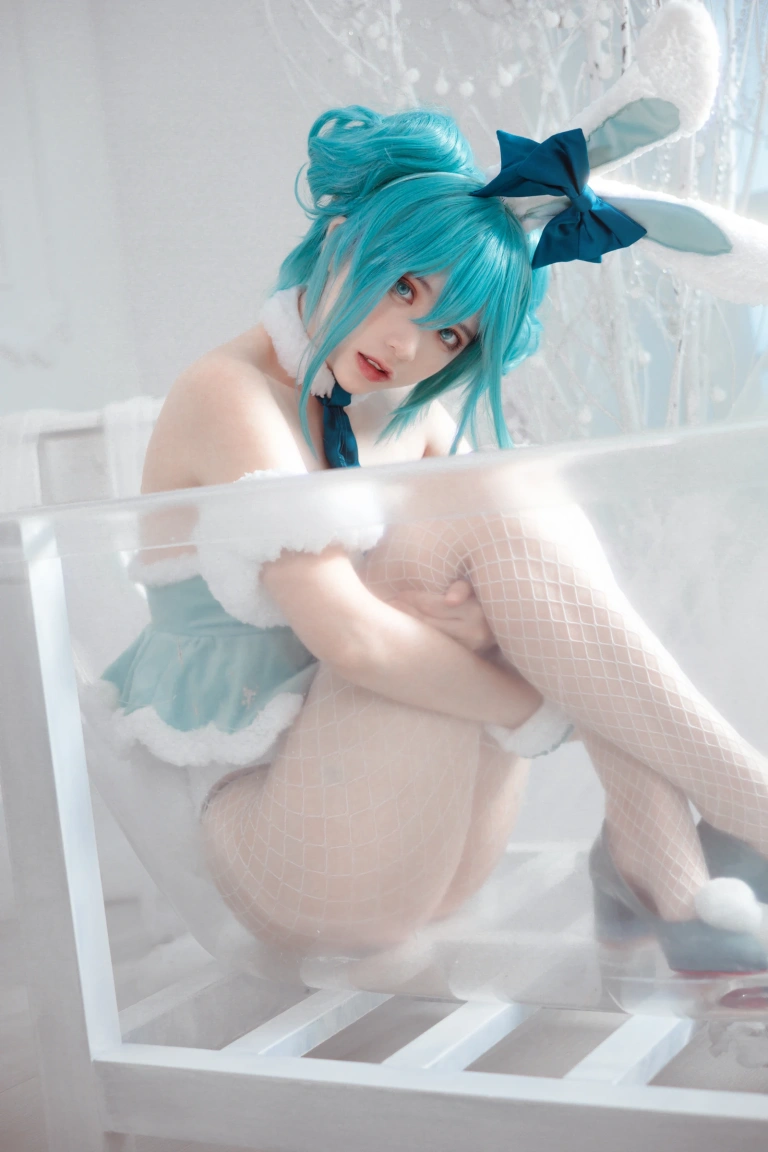 《Miku初音兔女郎》｜疯猫ss · 25张写真